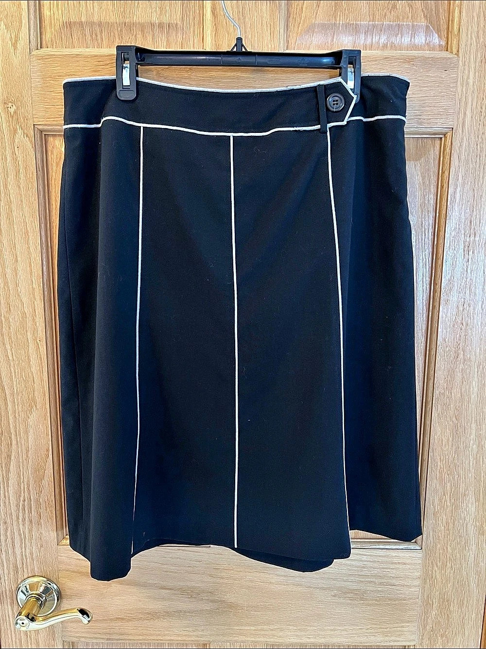 Ann Taylor Black & White Midi Skirt Size 14 Like New